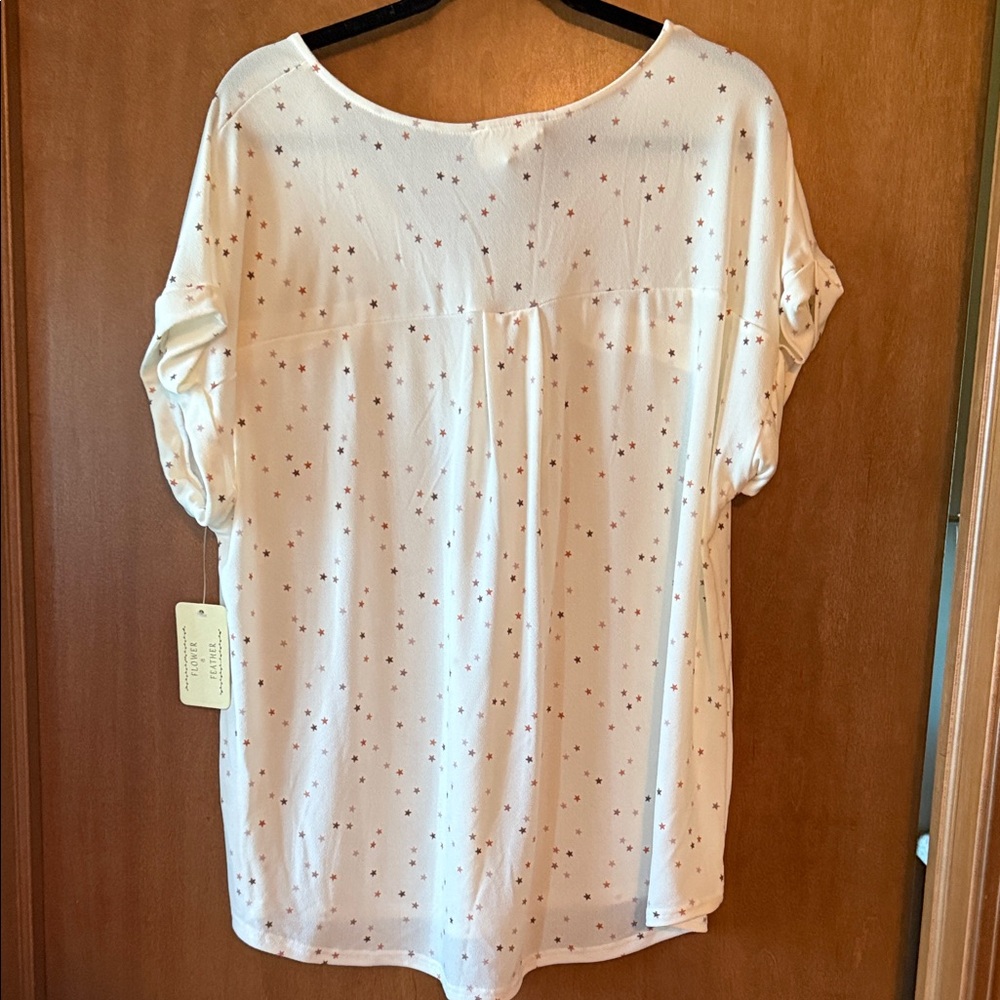 White Starred Women's Top - Picture 4 of 6